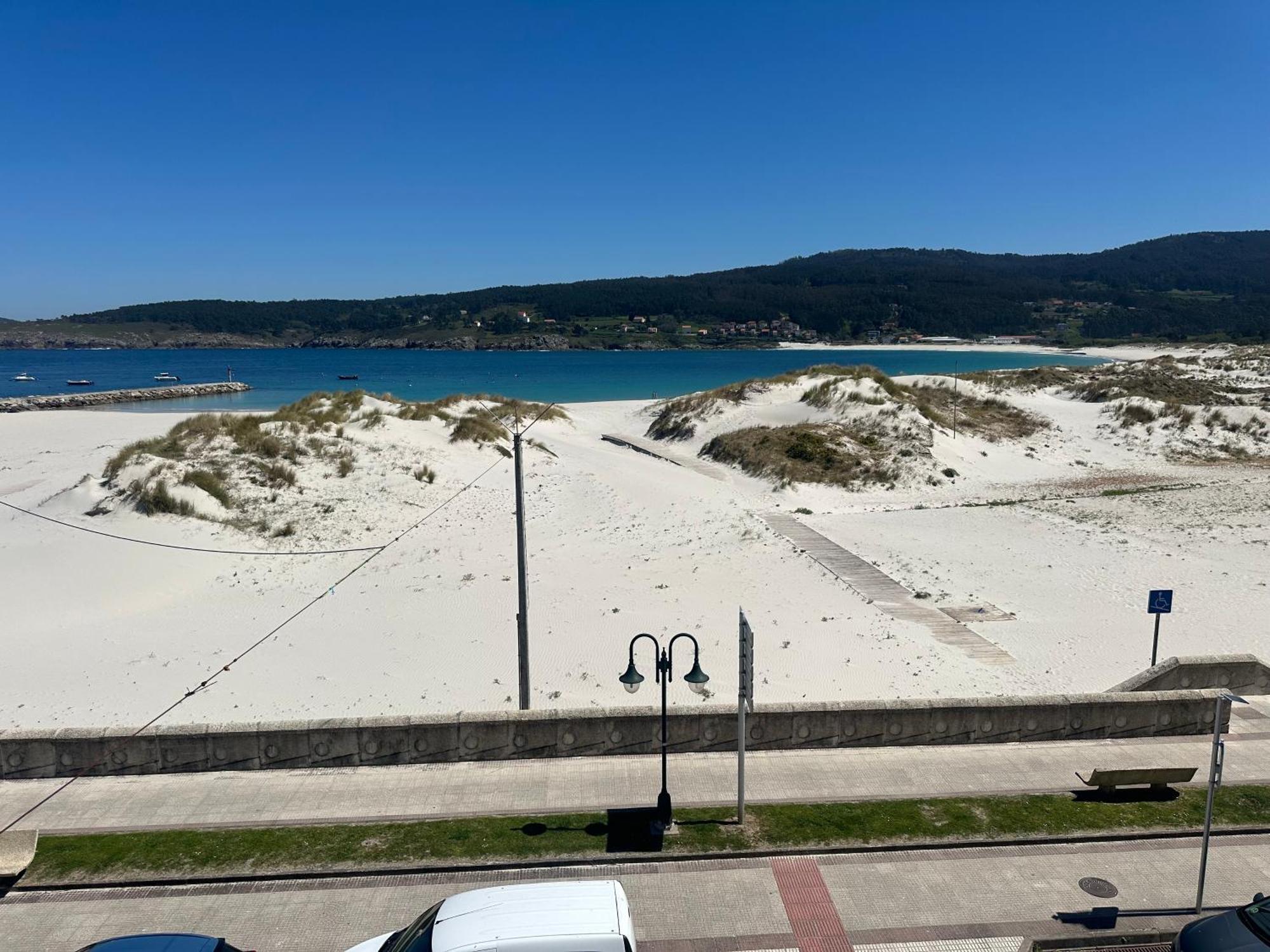 Appartamento A Terraza Pequena By Oktheway Laxe Esterno foto